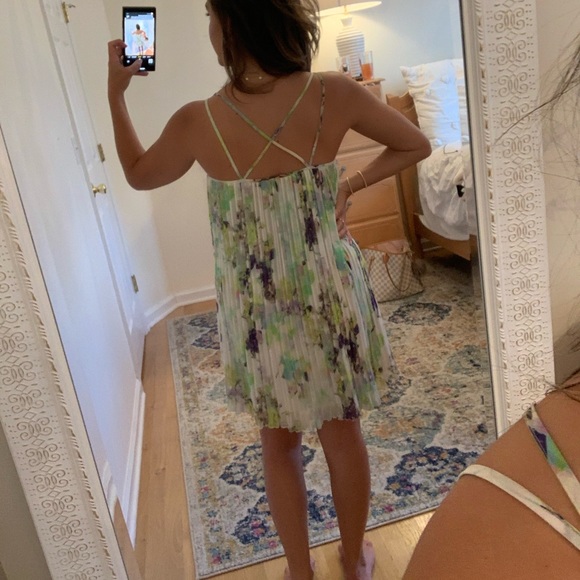 BCBG Floral Pleated Dress! - Picture 4 of 8